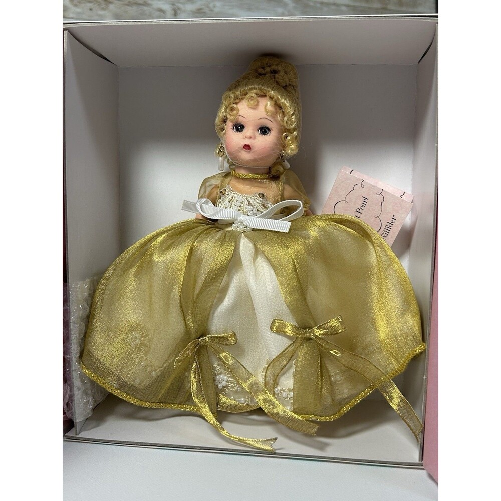 Madame Alexander Perfect Pearl Doll w/ Pearl Necklace #33350 2002 Gold Tone Gown